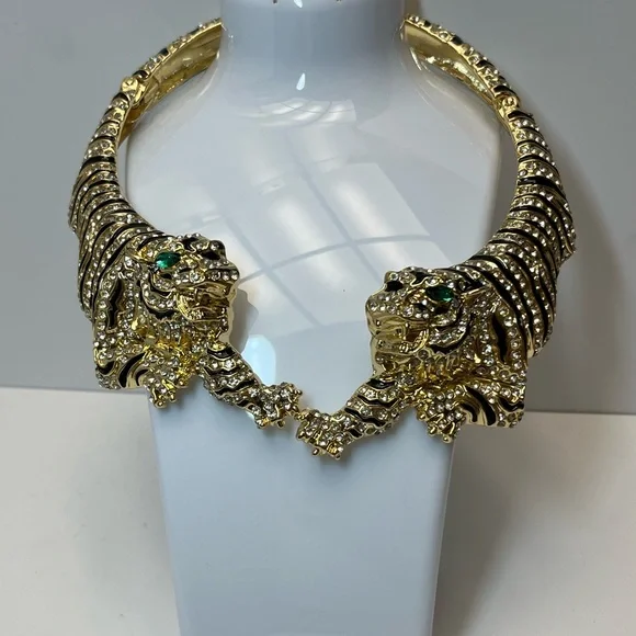 NWT โ๏ธ๐คโ๏ธ NATASHA GREEN EYED TIGERS STATEMENT NECKLACE - Picture 6 of 13